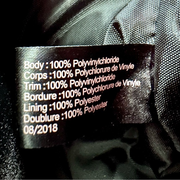 Victoria Secret Make Up Bag - Need, want, such a fine line - Picture 5 of 7